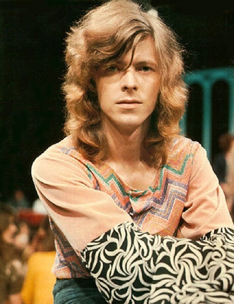 http://images.movieplayer.it/2003/04/20/david-bowie-1969-11026.jpg