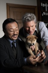 Richard Gere in una sequenza del film Hachiko - A Dog's Story