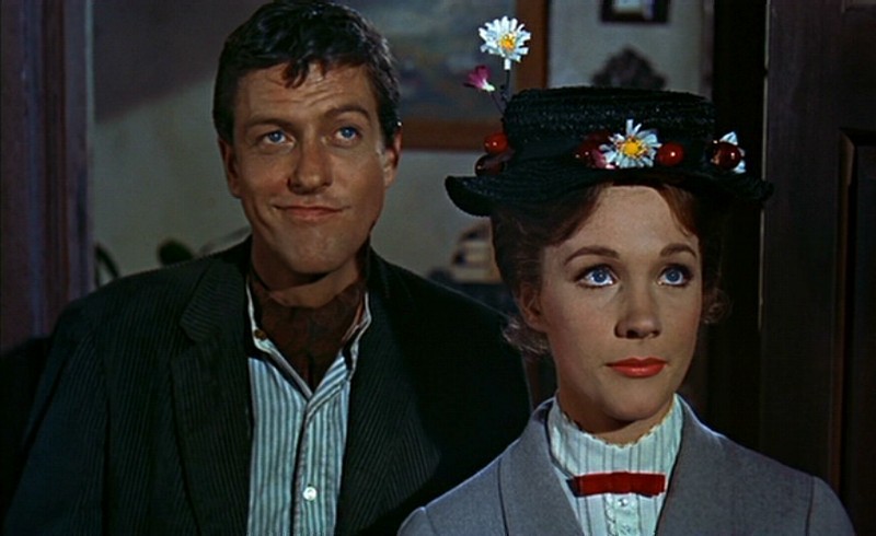 dick-van-dyke-e-julie-andrews-in-una-scena-del-film-mary-poppins-1964-142061
