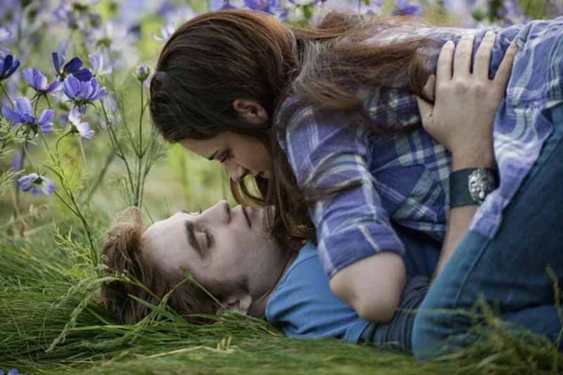 Una nuova dolce immagine del film The Twilight Saga: Eclipse con Robert Pattinson e Kristen Stewart