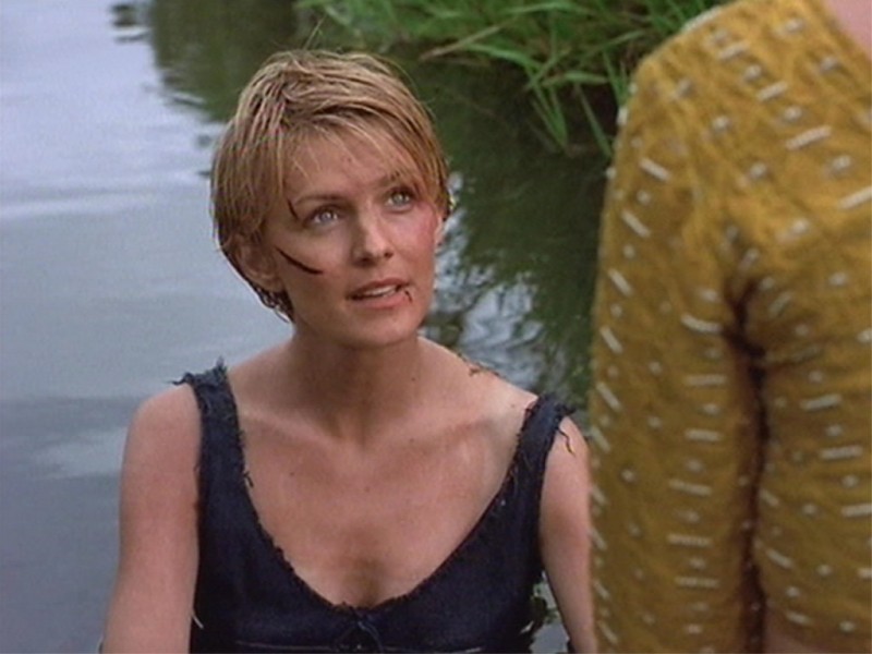 Kathryn Morris in una scena di Xena nell'episodio The convert