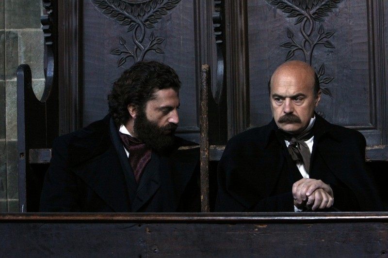 Noi credevamo di Mario Martone. A destra Luca Zingaretti (Francesco Crispi). Insieme a lui, Guido Caprino (Felice Orsini).
