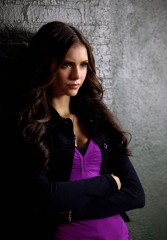 La diabolica Katherine (Nina Dobrev) in un momento dell'episodio Memory Lane di The Vampire Diaries