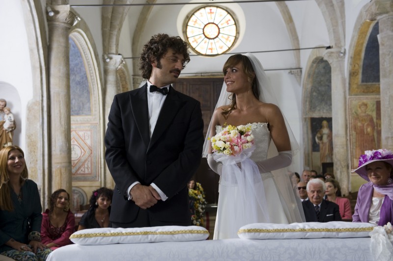 Guido Caprino e Roberta Giarrusso nell'episodio Matrimonio con delitto della