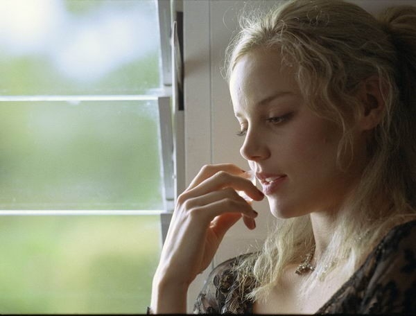 http://images.movieplayer.it/images/2003/11/29/abbie-cornish-in-paradiso-inferno-33860.jpg