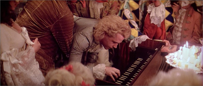 http://images.movieplayer.it/images/2011/03/02/tom-hulce-in-una-scena-del-film-amadeus-1984-195040.jpg
